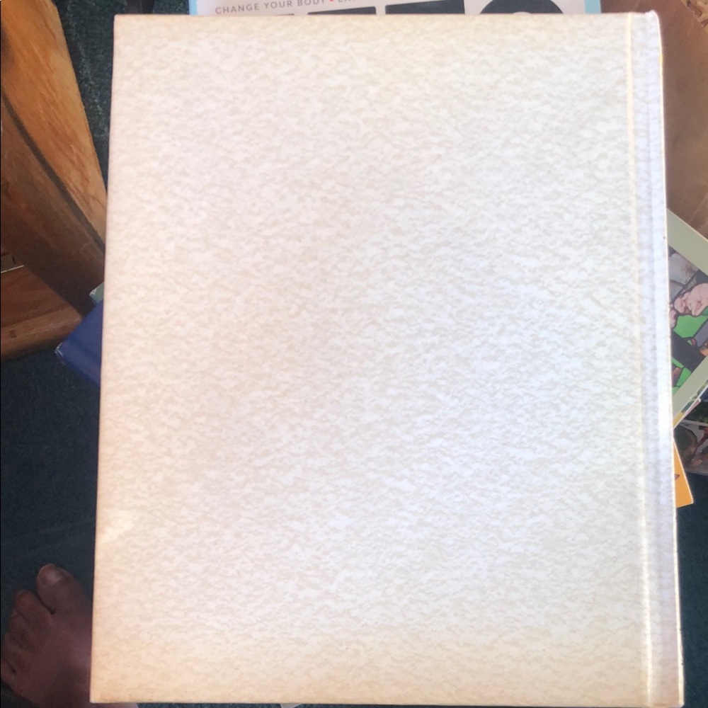 White and Gold Holy Bible - Picture 6 of 6